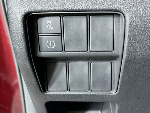 Used 2018 Honda CR-V LX image 16