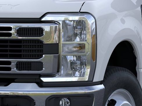 New 2026 Ford F350 XL w/ XL Chrome Package AWD/4WD image 18
