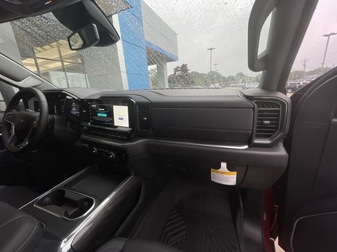 Used 2025 Chevrolet Silverado 2500 LTZ w/ LTZ Plus Package AWD/4WD image 28