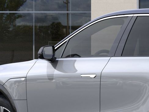New 2025 Cadillac Lyriq Luxury AWD/4WD image 12