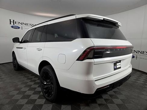 New 2025 Lincoln Navigator Reserve w/ Jet Appearance Package image 7