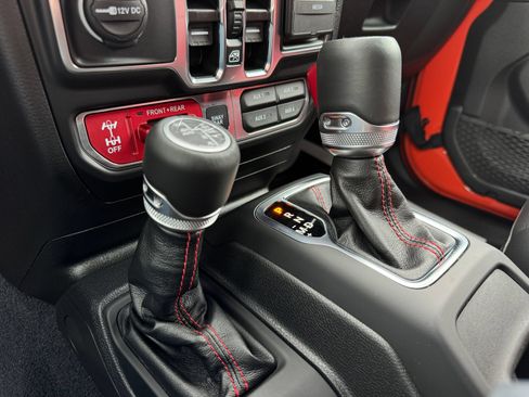 Used 2023 Jeep Wrangler Unlimited Rubicon 4xe AWD/4WD image 53
