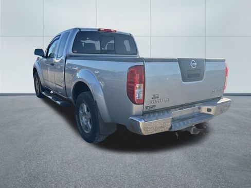 Used 2008 Nissan Frontier SE w/ SE Value Truck Pkg AWD/4WD image 2