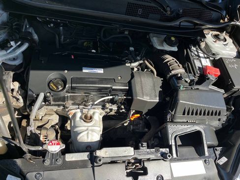 Used 2018 Honda CR-V LX image 3