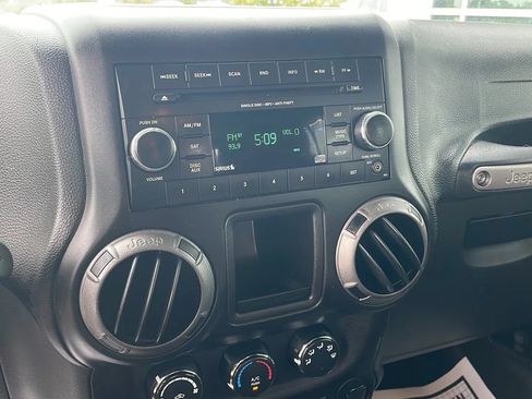 Used 2017 Jeep Wrangler Unlimited Sport AWD/4WD image 24