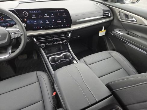 New 2026 Chevrolet Traverse LT w/ Driver Confidence Package image 32