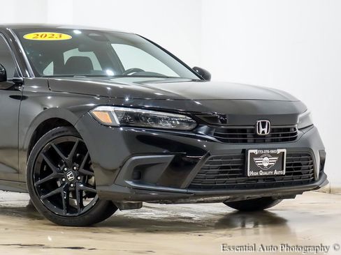 Used 2023 Honda Civic Sport image 2