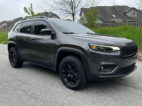 Used 2022 Jeep Cherokee Latitude AWD/4WD image 4