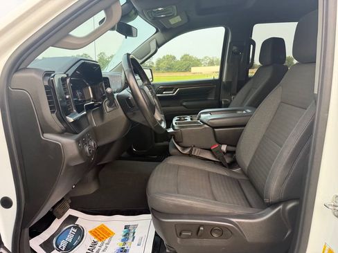 Used 2024 Chevrolet Silverado 1500 LT AWD/4WD image 29