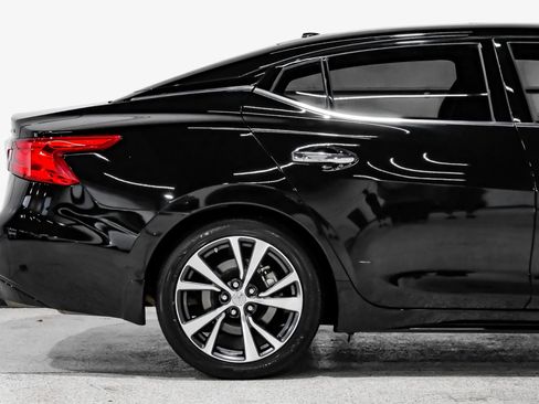 Used 2017 Nissan Maxima Platinum FWD image 12