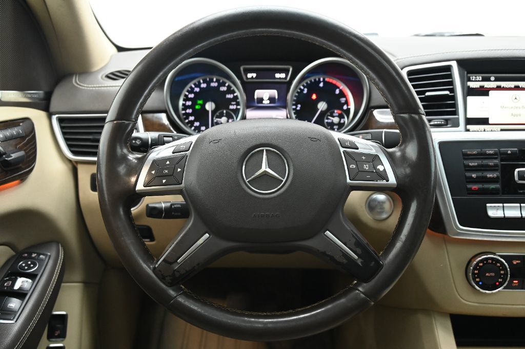 Used 2016 Mercedes-Benz GL 320 BlueTEC 4MATIC w/ Premium I Package image 24