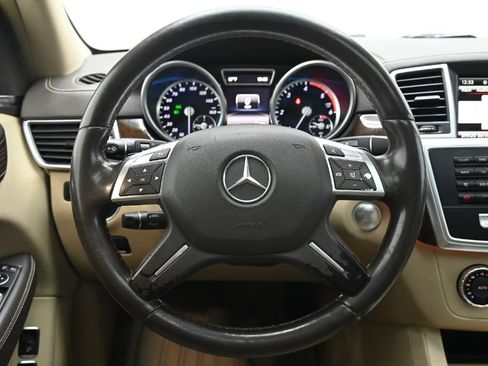 Used 2016 Mercedes-Benz GL 320 BlueTEC 4MATIC w/ Premium I Package image 24