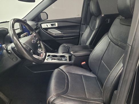 Used 2020 Ford Explorer ST w/ ST Street Pack image 17