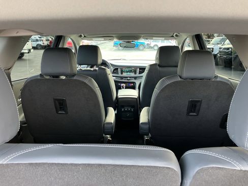 Used 2019 Buick Enclave Essence image 32