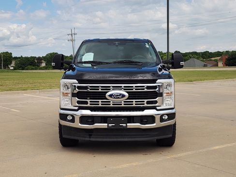 Used 2023 Ford F250 XLT AWD/4WD image 6