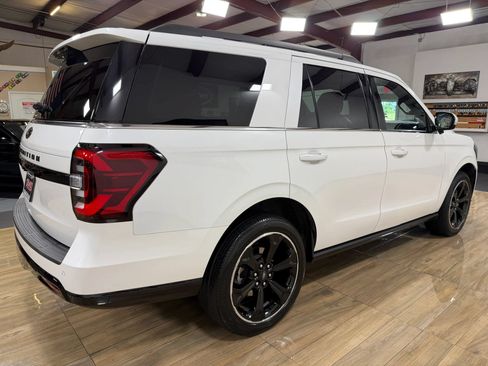 Used 2023 Ford Expedition Limited RWD image 5