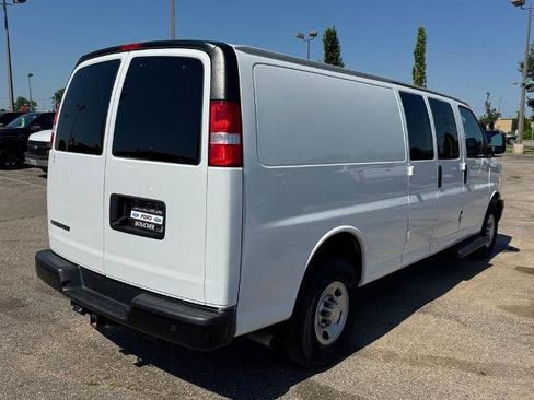 Used 2022 Chevrolet Express 3500 Extended w/ Driver Convenience Package RWD image 5