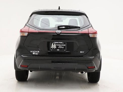 Used 2024 Nissan Kicks SV image 7