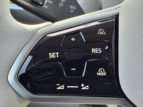 New 2025 Volkswagen ID. Buzz 1st Edition image 17