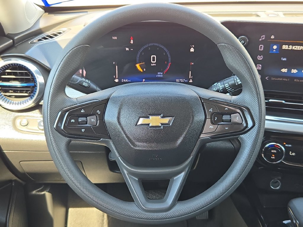 Used 2026 Chevrolet Trax LT FWD image 22