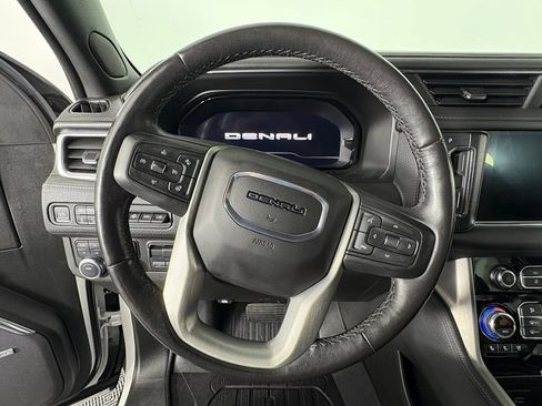 Used 2022 GMC Yukon Denali w/ Advanced Technology Package AWD/4WD image 2