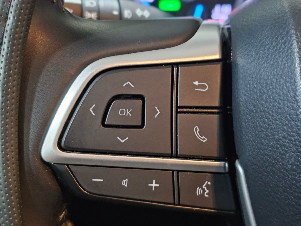 Used 2022 Toyota Highlander XLE AWD/4WD image 19