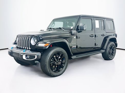 Used 2023 Jeep Wrangler Unlimited Sahara w/ Cold Weather Group AWD/4WD image 3
