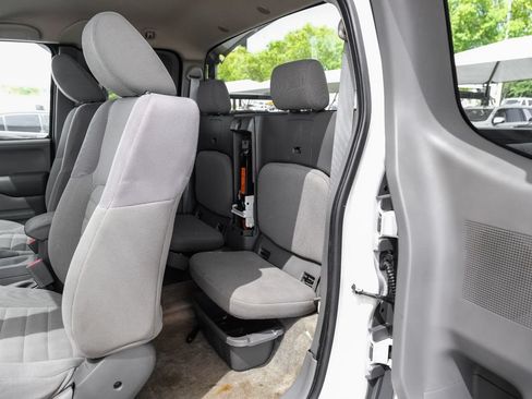 Used 2018 Nissan Frontier S RWD image 38
