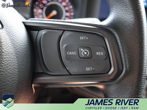 Used 2024 Jeep Gladiator Sport AWD/4WD image 27