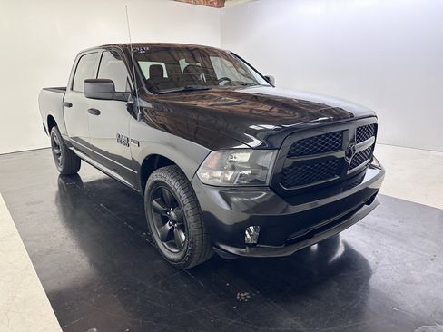 Used 2017 RAM 1500 Express w/ Black Ram 1500 Express Group image 2
