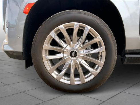 Used 2024 Cadillac Escalade Premium Luxury w/ Performance Package image 10