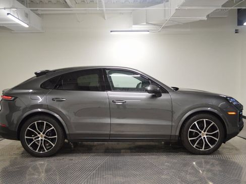 Certified 2025 Porsche Cayenne Coupe image 8