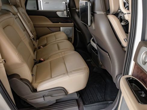 Used 2023 Lincoln Navigator L Reserve AWD/4WD image 34
