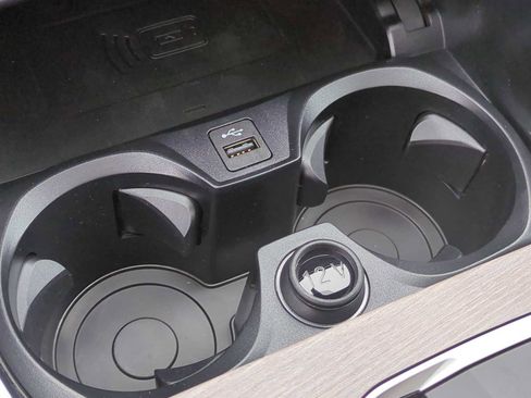 Used 2025 BMW 330i xDrive Sedan w/ Convenience Package image 32