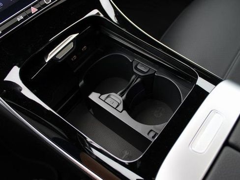 New 2025 Mercedes-Benz C 300 4MATIC Sedan image 25