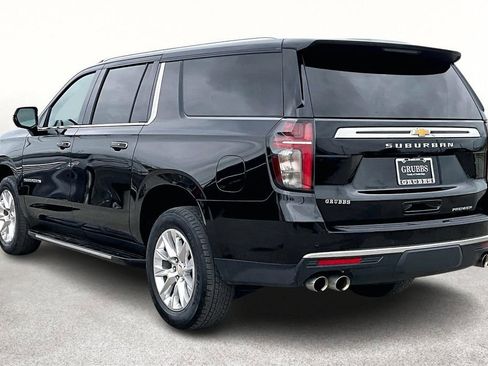 Used 2024 Chevrolet Suburban Premier AWD/4WD image 15
