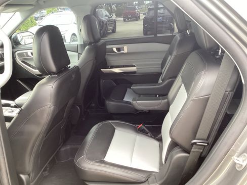 Used 2023 Ford Explorer XLT w/ Equipment Group 202A AWD/4WD image 14
