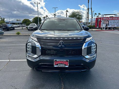 New 2026 Mitsubishi Outlander SE FWD image 2