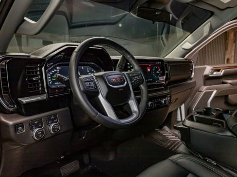 Used 2024 GMC Sierra 1500 Elevation image 17