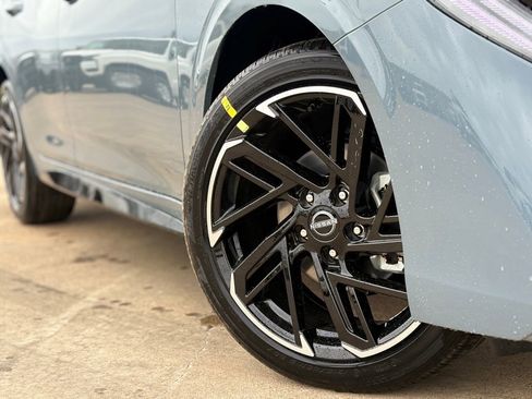 New 2026 Nissan Sentra SR FWD image 11