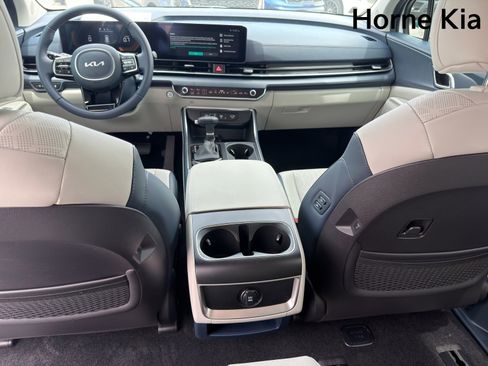 New 2026 Kia Carnival EX FWD image 23