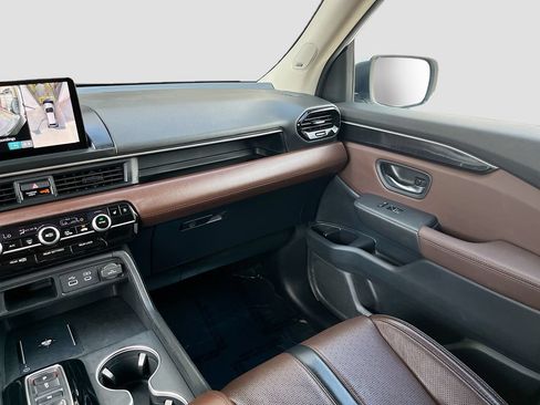 Used 2025 Honda Pilot Elite image 25
