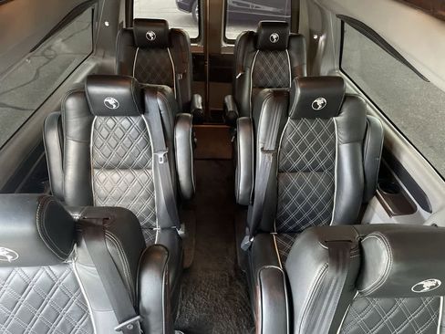 Used 2019 GMC Savana 2500 Extended w/ Enhanced Convenience Package image 19