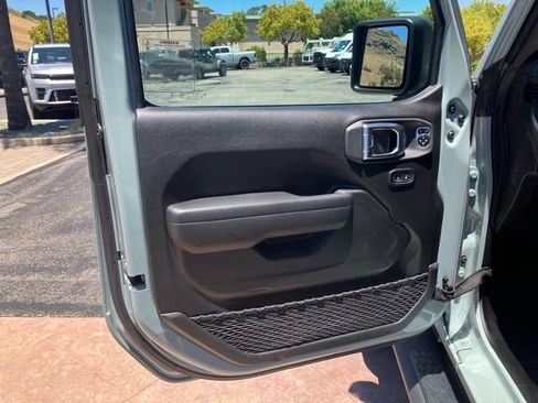 Used 2024 Jeep Wrangler Unlimited AWD/4WD image 3