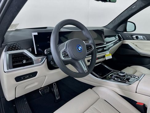 New 2026 BMW X5 xDrive50e w/ Executive Package image 9
