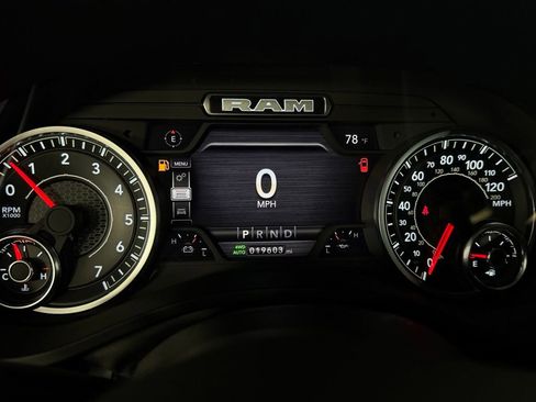 Used 2024 RAM 1500 Laramie AWD/4WD image 15