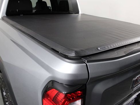 Used 2023 GMC Canyon Elevation image 15