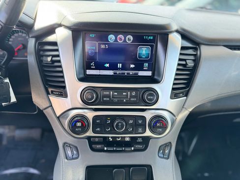 Used 2015 Chevrolet Suburban LT image 23