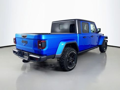 Used 2024 Jeep Gladiator Sport image 7