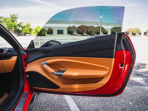 Used 2021 Ferrari F8 Tributo RWD image 55